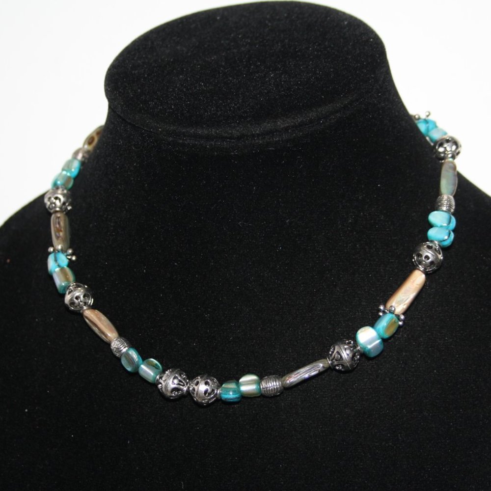 Beautiful silver and blue shell necklace 16-18"